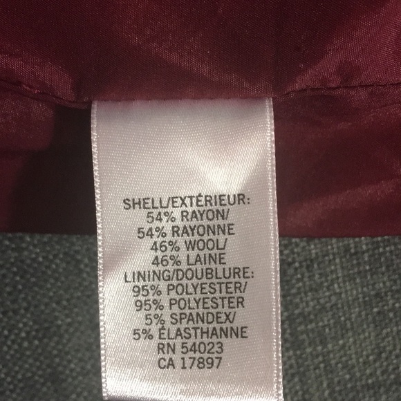 ✨Last chance✨Banana Republic Burgundy Skirt - Picture 4 of 5